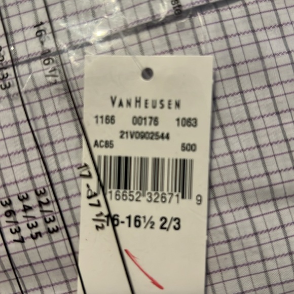 HOST PICK - Van Heusen Wrinkle Free Men’s Button up - Picture 9 of 10